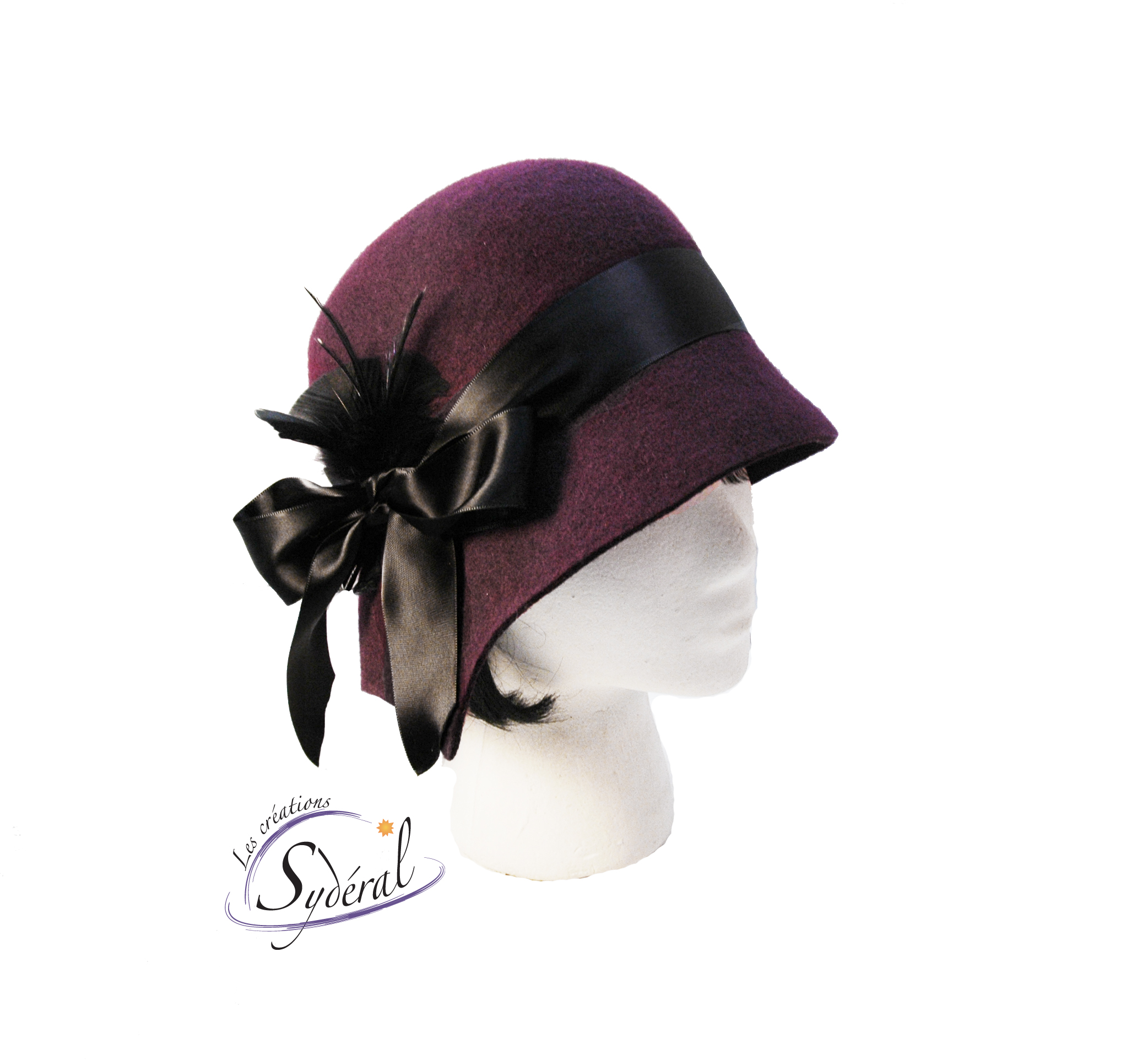 cloche-Keiko_feutre-de-laine_aubergine_cote-fleur